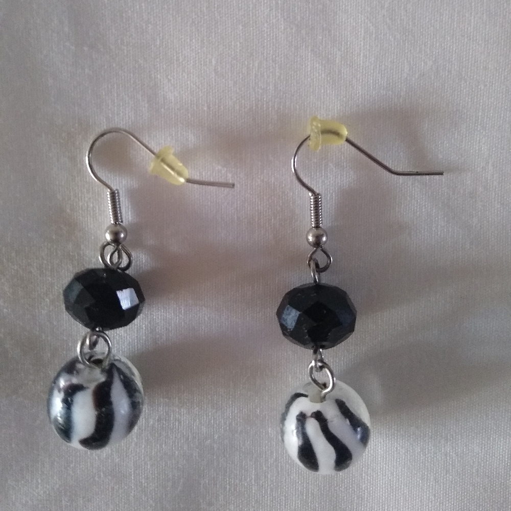 Cato Black & White Striped Earrings